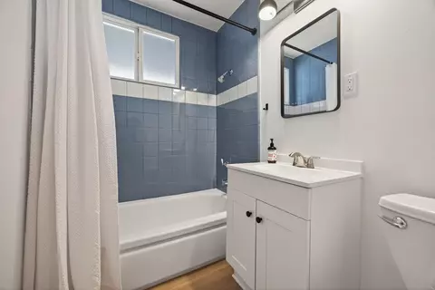 Bath - 35 Monte Via, Oak View, CA 93022 photo 2 of 2