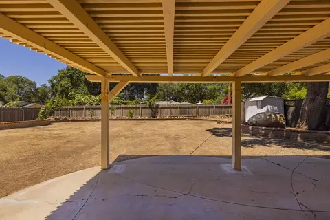 Exterior - 1189 S Rice Rd, Ojai, CA 93023 photo 5 of 8