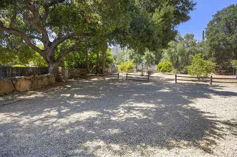 Exterior - 2139 Mcnell Rd, Ojai, CA 93023 photo 13 of 29