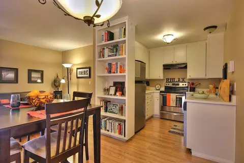 49 Dearborn Pl #14, Goleta, CA 93117