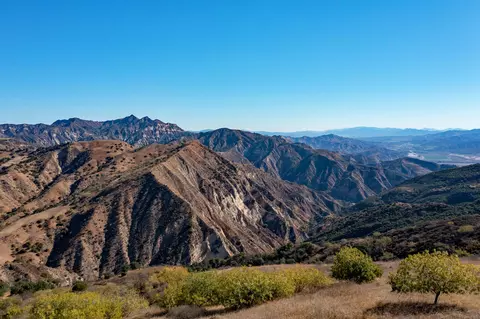 915 E Telegraph Rd, Fillmore, CA 93015 photo 8