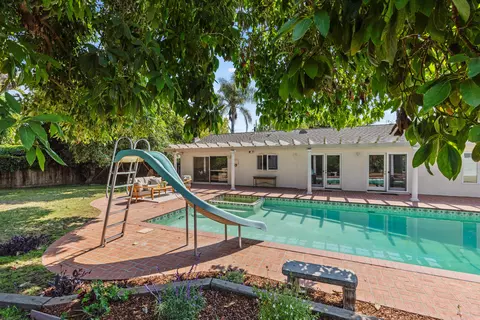 Exterior - 654 Edgewood Dr, Goleta, CA 93117 photo 6 of 8
