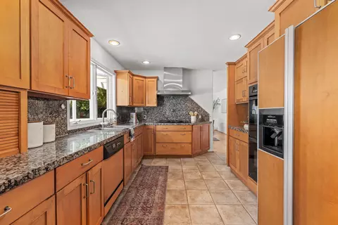 Kitchen - 654 Edgewood Dr, Goleta, CA 93117 photo 1 of 3