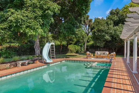 Exterior - 654 Edgewood Dr, Goleta, CA 93117 photo 5 of 8