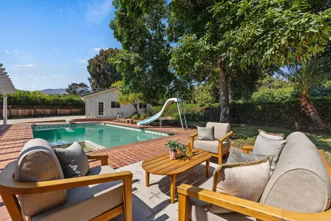 654 Edgewood Dr, Goleta, CA 93117