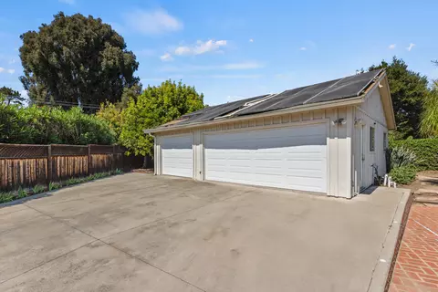 Exterior - 654 Edgewood Dr, Goleta, CA 93117 photo 7 of 8