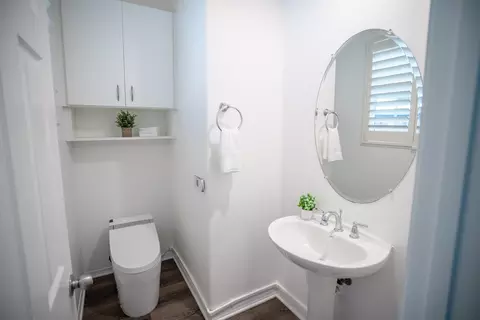 Bath - 714 Nile River Dr, Oxnard, CA 93036 photo 1 of 7