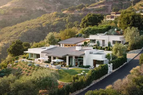 125 W Mountain Dr, Santa Barbara, CA 93103