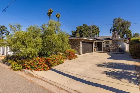 351 Sunset Ave, Oak View, CA 93022