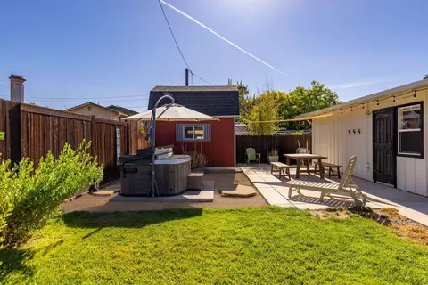 Exterior - 351 Sunset Ave, Oak View, CA 93022 photo 11 of 15