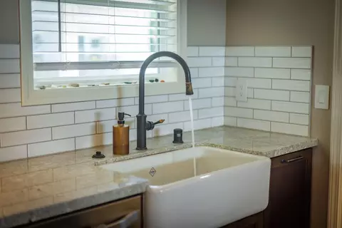 Kitchen - 351 Sunset Ave, Oak View, CA 93022 photo 8 of 8