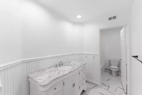 Bath - 6861 Aviano Dr, Camarillo, CA 93012 photo 5 of 5