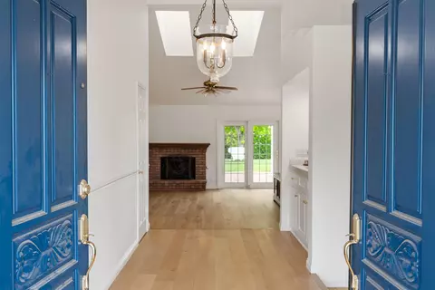 Entry Way - 6861 Aviano Dr, Camarillo, CA 93012 photo 1 of 1
