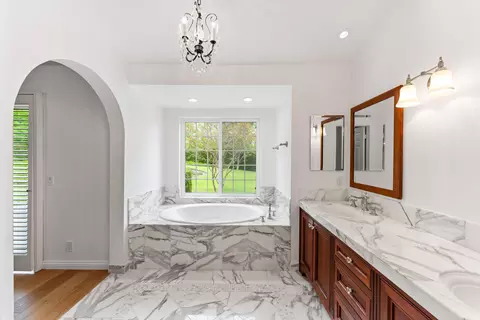 Bath - 6861 Aviano Dr, Camarillo, CA 93012 photo 4 of 5