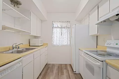 Kitchen - 1676 Maple Ave #4, Solvang, CA 93463 photo 1 of 1