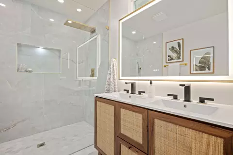 Bath - 1330 Post Ave, Carpinteria, CA 93013 photo 1 of 4