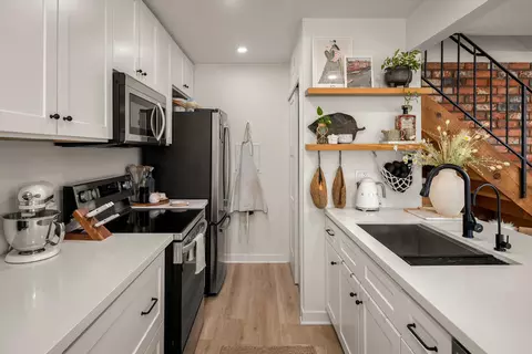 Kitchen - 5946 Hickory St # 2, Carpinteria, CA 93013 photo 1 of 4