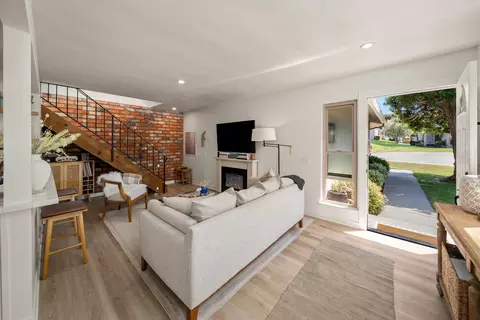 Entry Way - 5946 Hickory St # 2, Carpinteria, CA 93013 photo 1 of 1