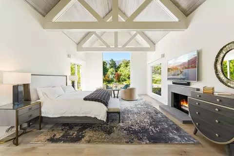 Bedroom - 1850 Jelinda Dr, Montecito, CA 93108 photo 1 of 6