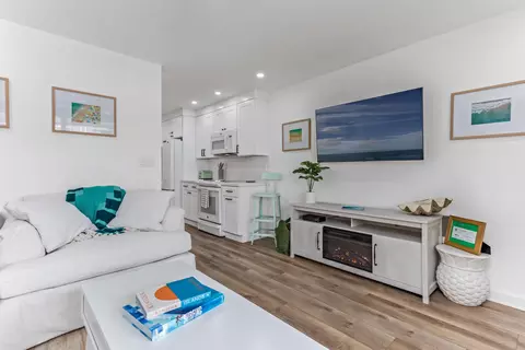 Living - 4902 Sandyland Rd #134, Carpinteria, CA 93013 photo 4 of 4