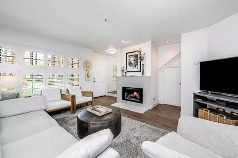 Living - 4297 Carpinteria Ave #14, Carpinteria, CA 93013 photo 2 of 2