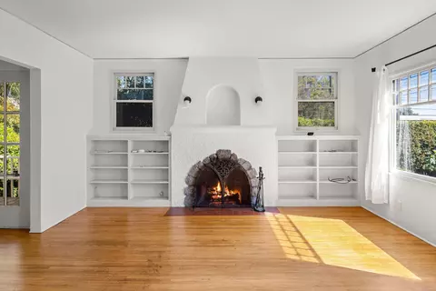 302 N Soledad St, Santa Barbara, CA 93103