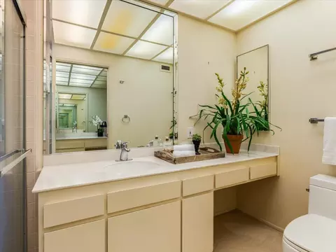 Bath - 579 St Andrews Way, Lompoc, CA 93436 photo 1 of 3