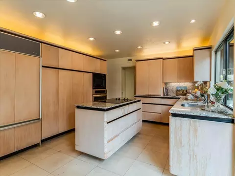 Kitchen - 579 St Andrews Way, Lompoc, CA 93436 photo 2 of 3