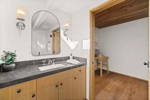 Bath - 734 El Rancho Rd, Montecito, CA 93108 photo 3 of 3