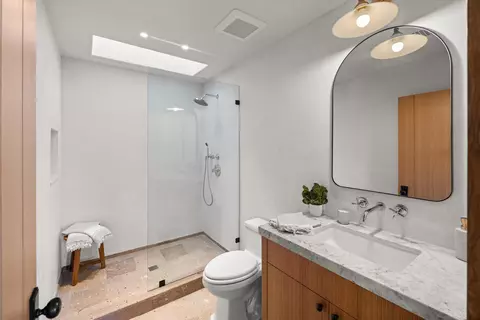 Bath - 734 El Rancho Rd, Montecito, CA 93108 photo 1 of 3
