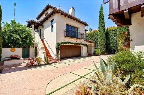 228 W Yanonali St, Santa Barbara, CA 93101