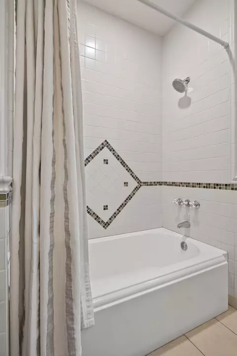 Bath - 1003 N Montgomery St, Ojai, CA 93023 photo 4 of 6