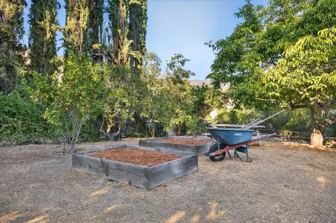 Exterior - 1003 N Montgomery St, Ojai, CA 93023 photo 15 of 17