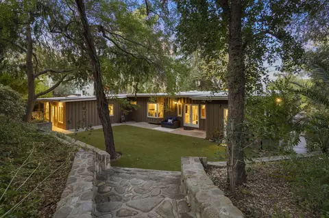 Exterior - 1003 N Montgomery St, Ojai, CA 93023 photo 3 of 17