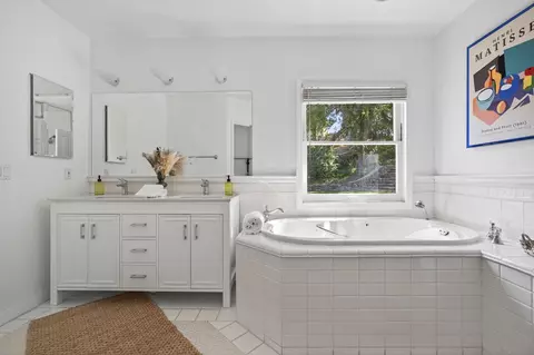 Bath - 1003 N Montgomery St, Ojai, CA 93023 photo 3 of 6