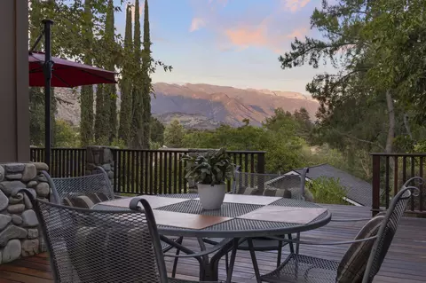 Exterior - 1003 N Montgomery St, Ojai, CA 93023 photo 6 of 17