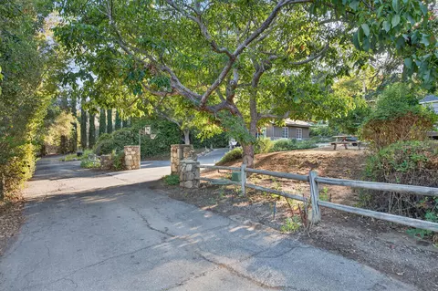 Exterior - 1003 N Montgomery St, Ojai, CA 93023 photo 17 of 17