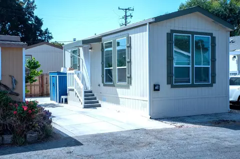 520 Pine Ave #SPC 5, Goleta, CA 93117