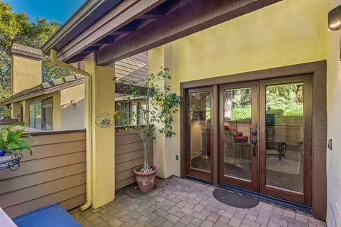 425 Via Rosa #19, Santa Barbara, CA 93110