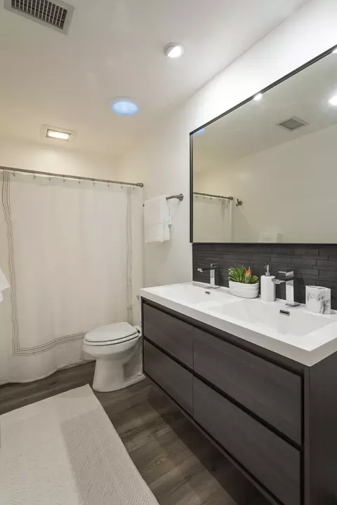 Bath - 486 Windsor Ave, Goleta, CA 93117 photo 2 of 2