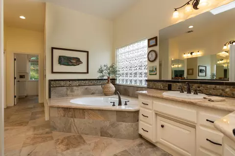 Bath - 218 Valhalla Dr, Solvang, CA 93463 photo 1 of 6