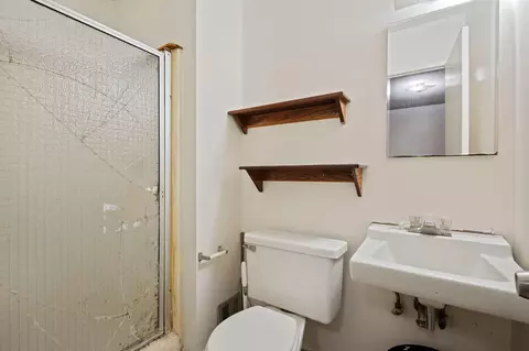 Bath - 4934 Alexander Dr, Oxnard, CA 93033 photo 1 of 2