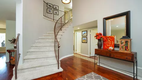 718 Pamela Wood St, Thousand Oaks, CA 91320