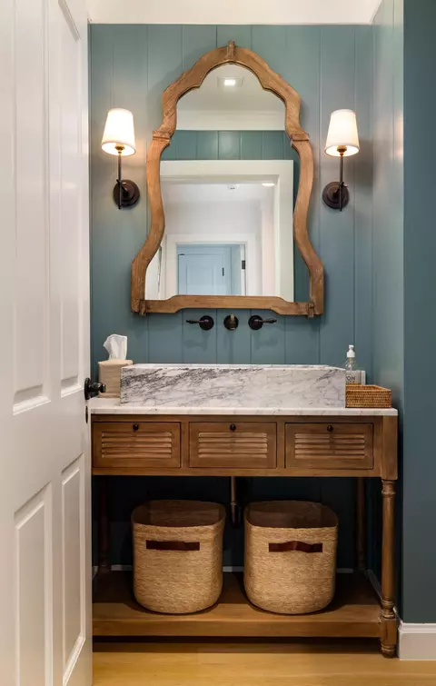 Bath - 571 Sand Point Rd, Carpinteria, CA 93013 photo 3 of 4
