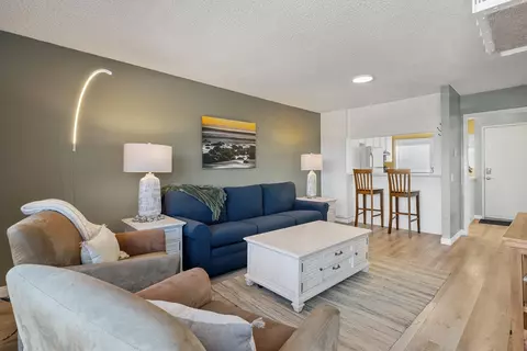 Living - 4700 Sandyland Rd #23, Carpinteria, CA 93013 photo 3 of 4