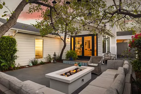 31 Cedar Ln, Santa Barbara, CA 93108