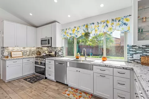 Kitchen - 7295 Georgetown Rd, Goleta, CA 93117 photo 1 of 4