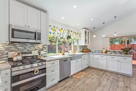 Kitchen - 7295 Georgetown Rd, Goleta, CA 93117 photo 2 of 4