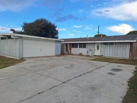 424 N 2nd St, Lompoc, CA 93436
