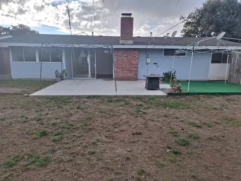 Exterior - 424 N 2nd St, Lompoc, CA 93436 photo 2 of 4